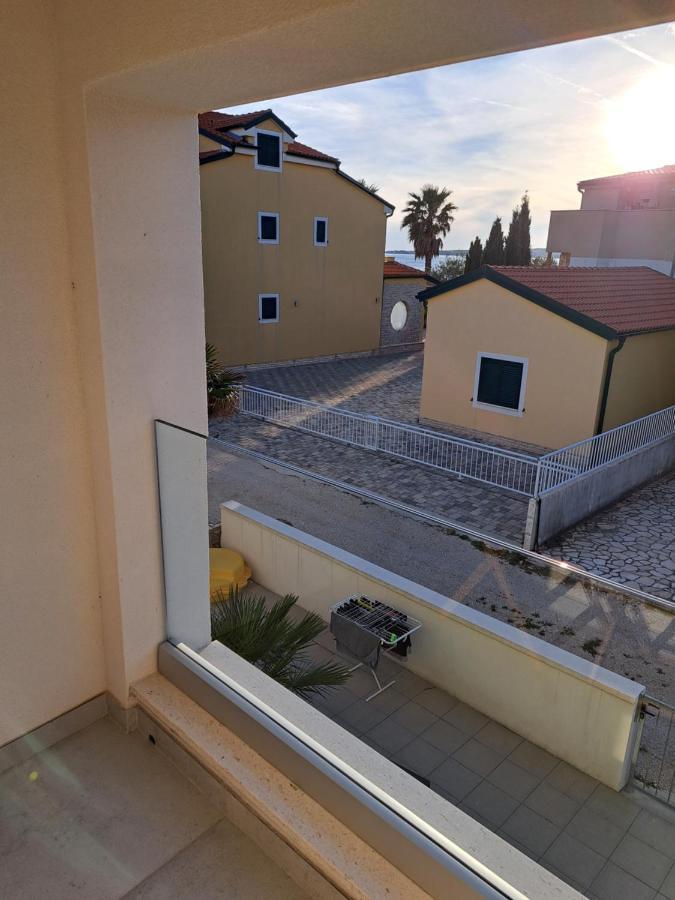 Appartamento Mala Smokva Vir Esterno foto