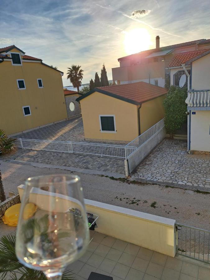 Appartamento Mala Smokva Vir Esterno foto