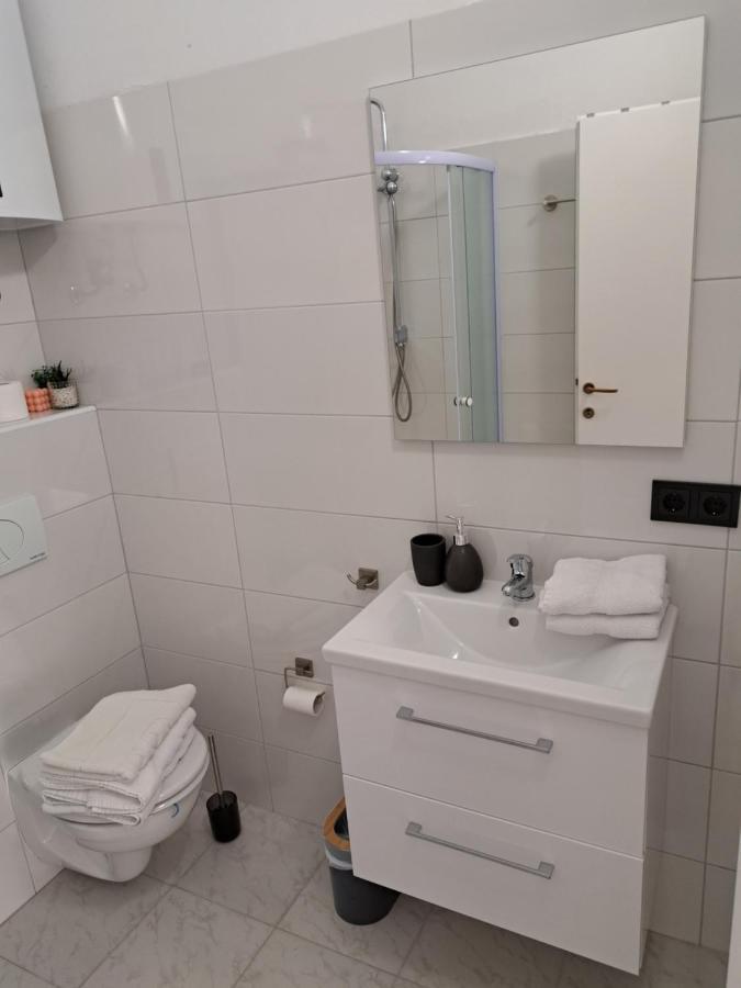 Appartamento Mala Smokva Vir Esterno foto
